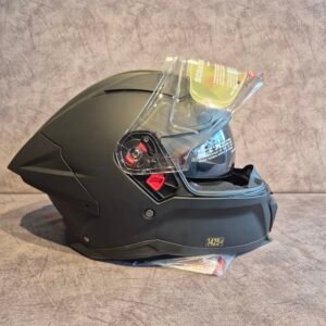 STUDDS HELIOS MATT BLACK