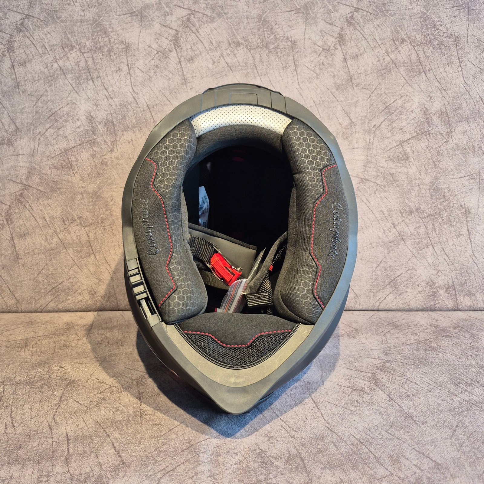 STUDDS HELIOS MATT BLACK