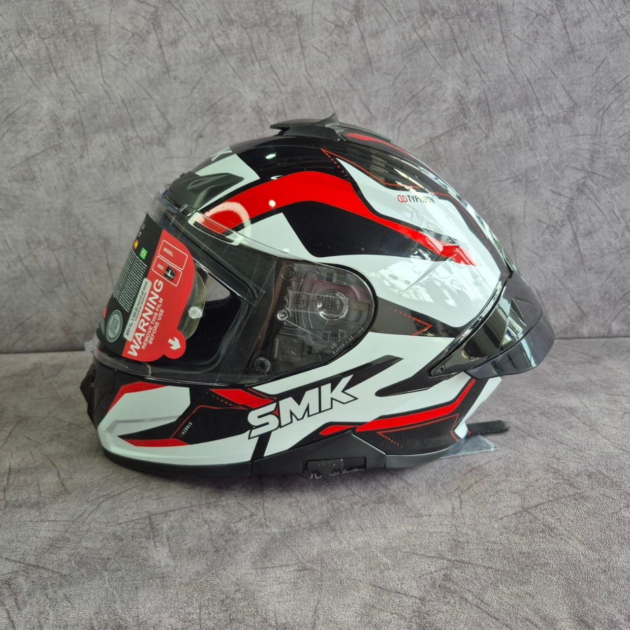 SMK TYPHOON BLACK RED WHITE