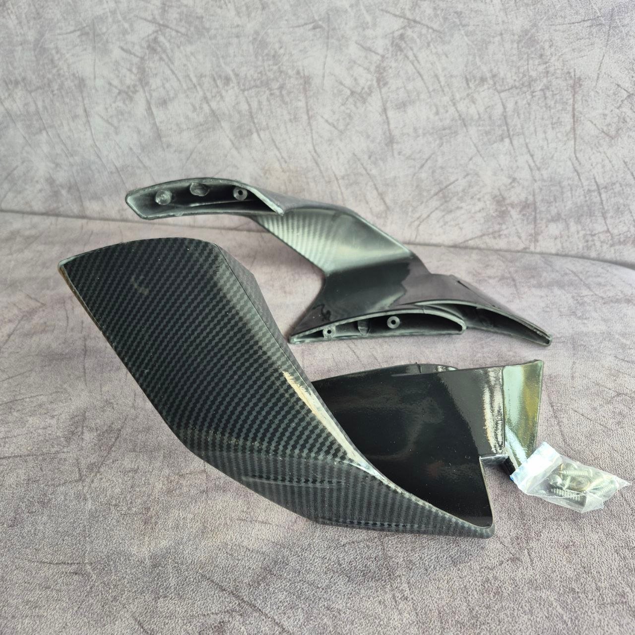 BMW SIDE WINGLETS FOR R15 CARBON
