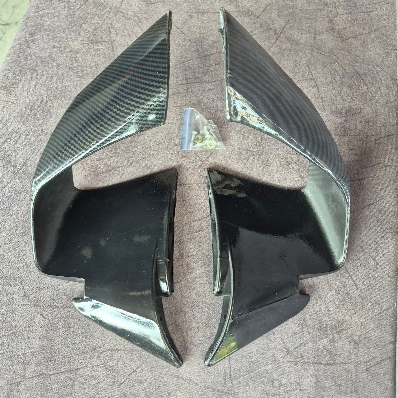 BMW SIDE WINGLETS FOR R15 CARBON